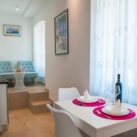 Apartment Bazzar *